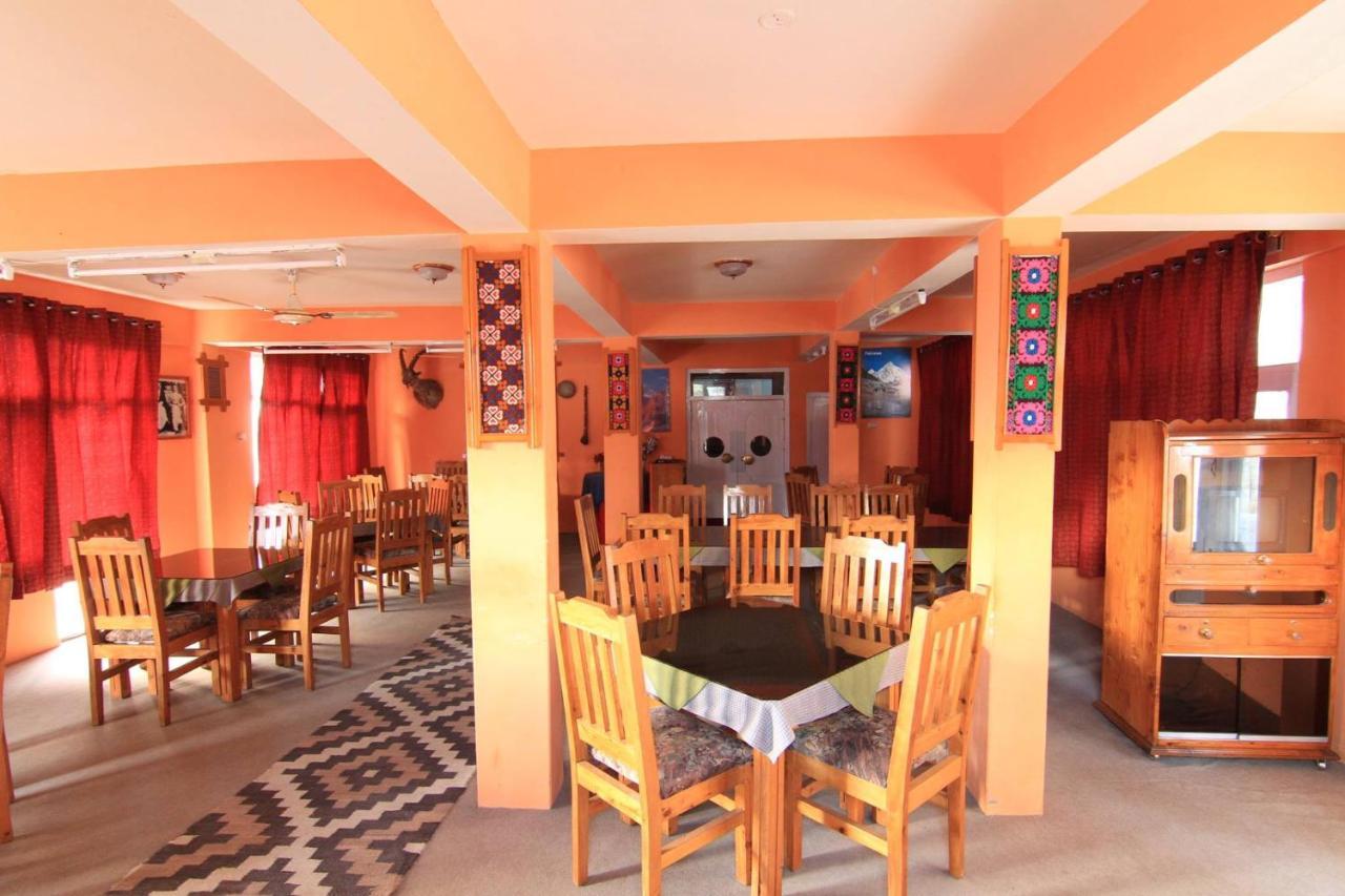 World Roof Hotel Hunza Karimabad  Buitenkant foto