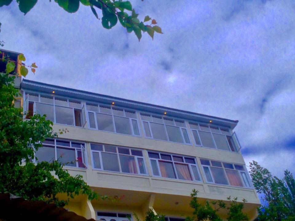 World Roof Hotel Hunza Karimabad  Buitenkant foto